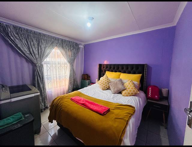 2 BEDROOM HOUSE FOR SALE IN SAVANNA CITY